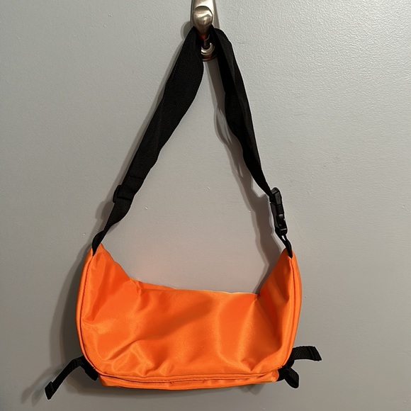 2023 Zumba Convention Sling bag - Picture 2 of 6